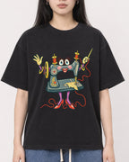 Mockup Boxy Heavyweight Tee Black female close-up 01
