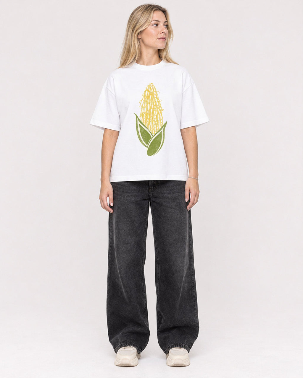 Mockup Boxy Heavyweight Tee White female full-body 08