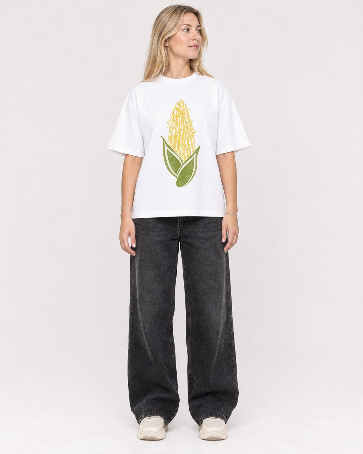 Mockup Boxy Heavyweight Tee White female full-body 08