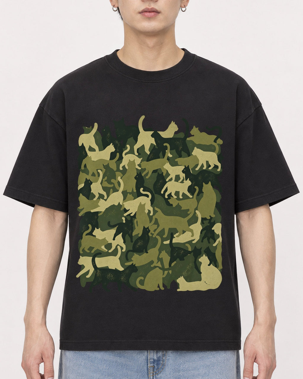 Mockup Boxy Heavyweight Tee Black male close-up 01