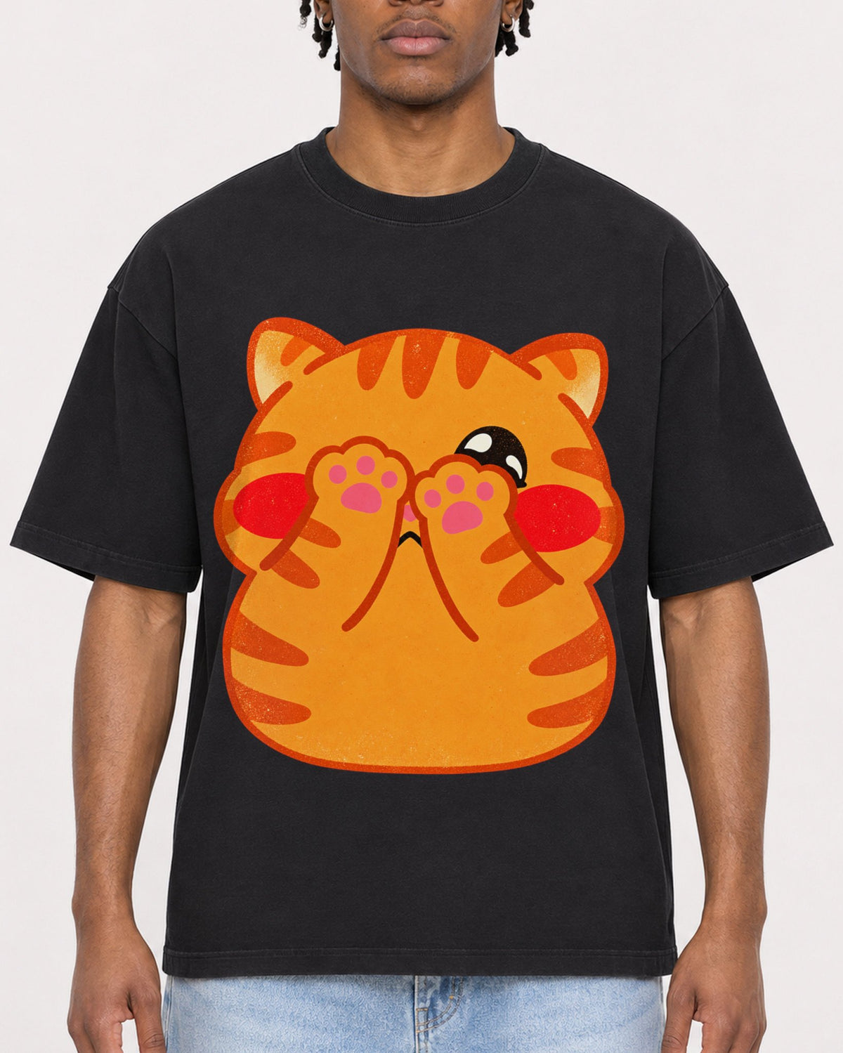 Mockup Boxy Heavyweight Tee Black male close-up 05