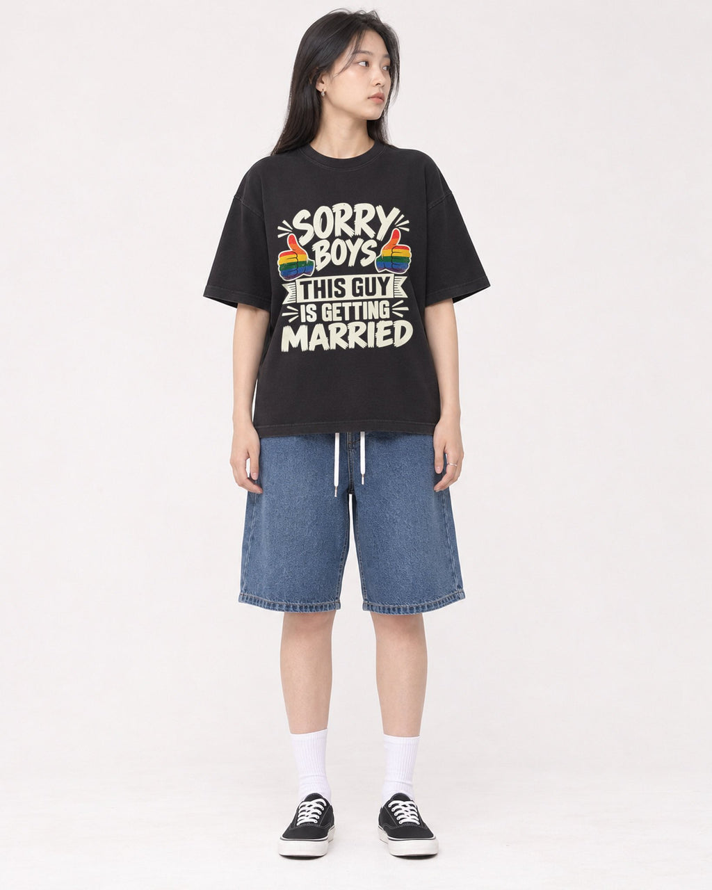 Mockup Boxy Heavyweight Tee Black female full-body 01