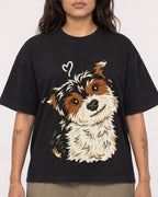 Mockup Boxy Heavyweight Tee Black female close-up 06