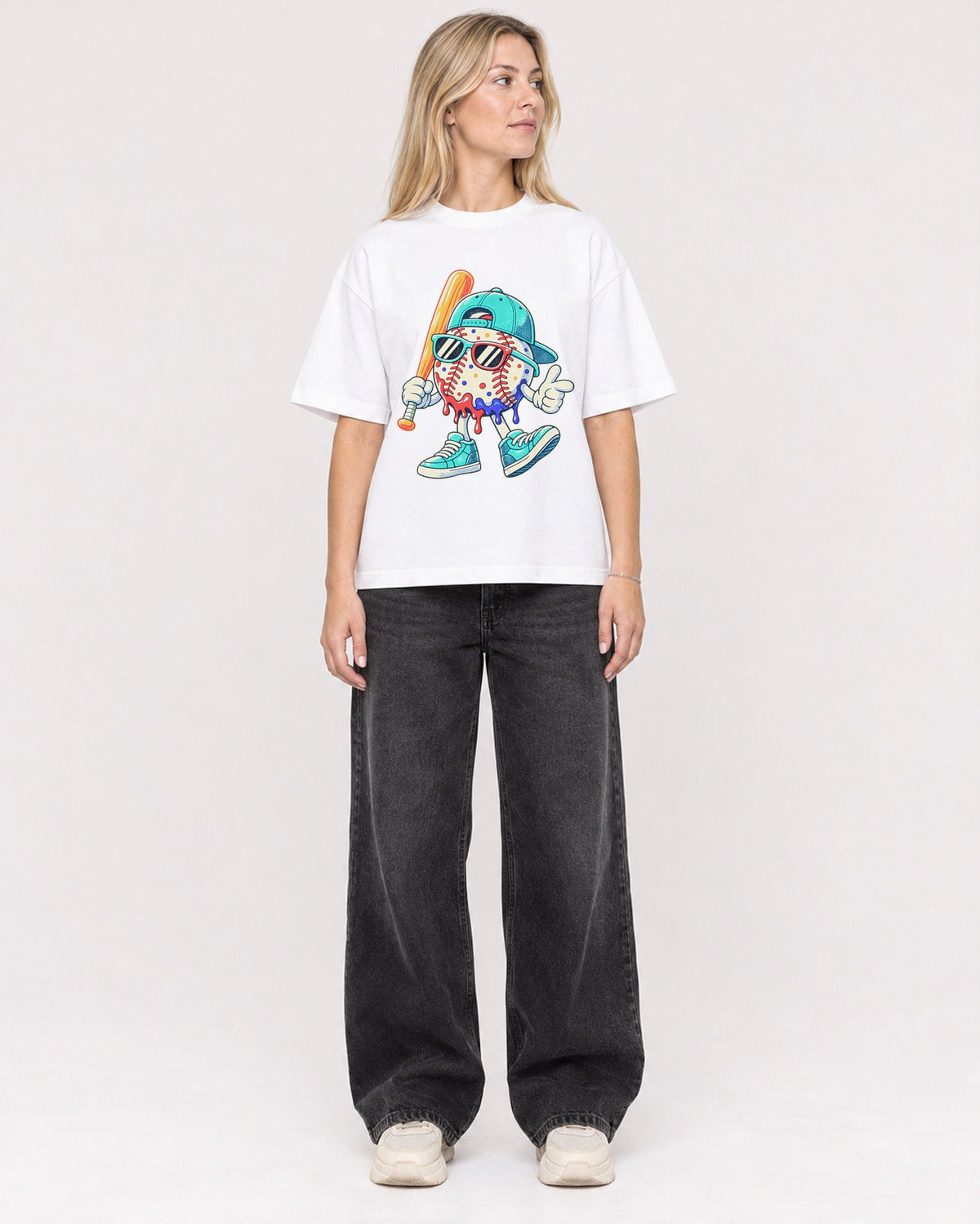 Mockup Boxy Heavyweight Tee White female full-body 08