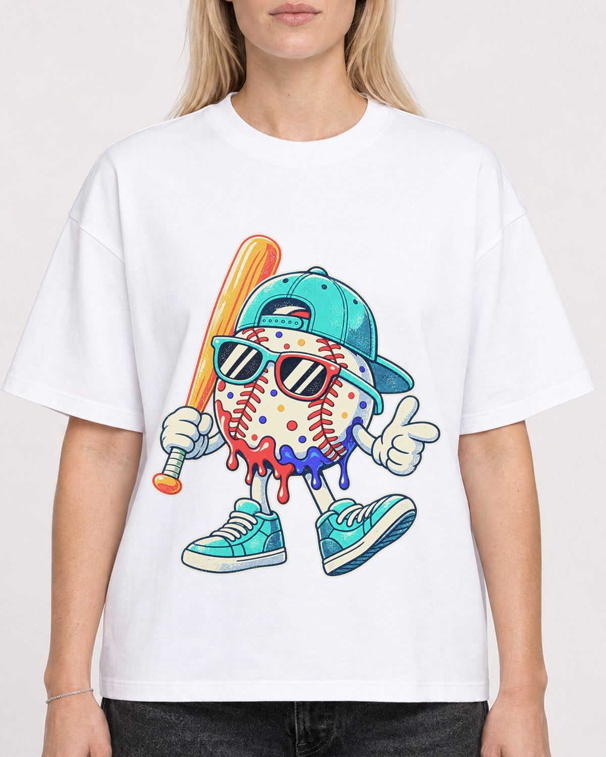 Mockup Boxy Heavyweight Tee White female close-up 08