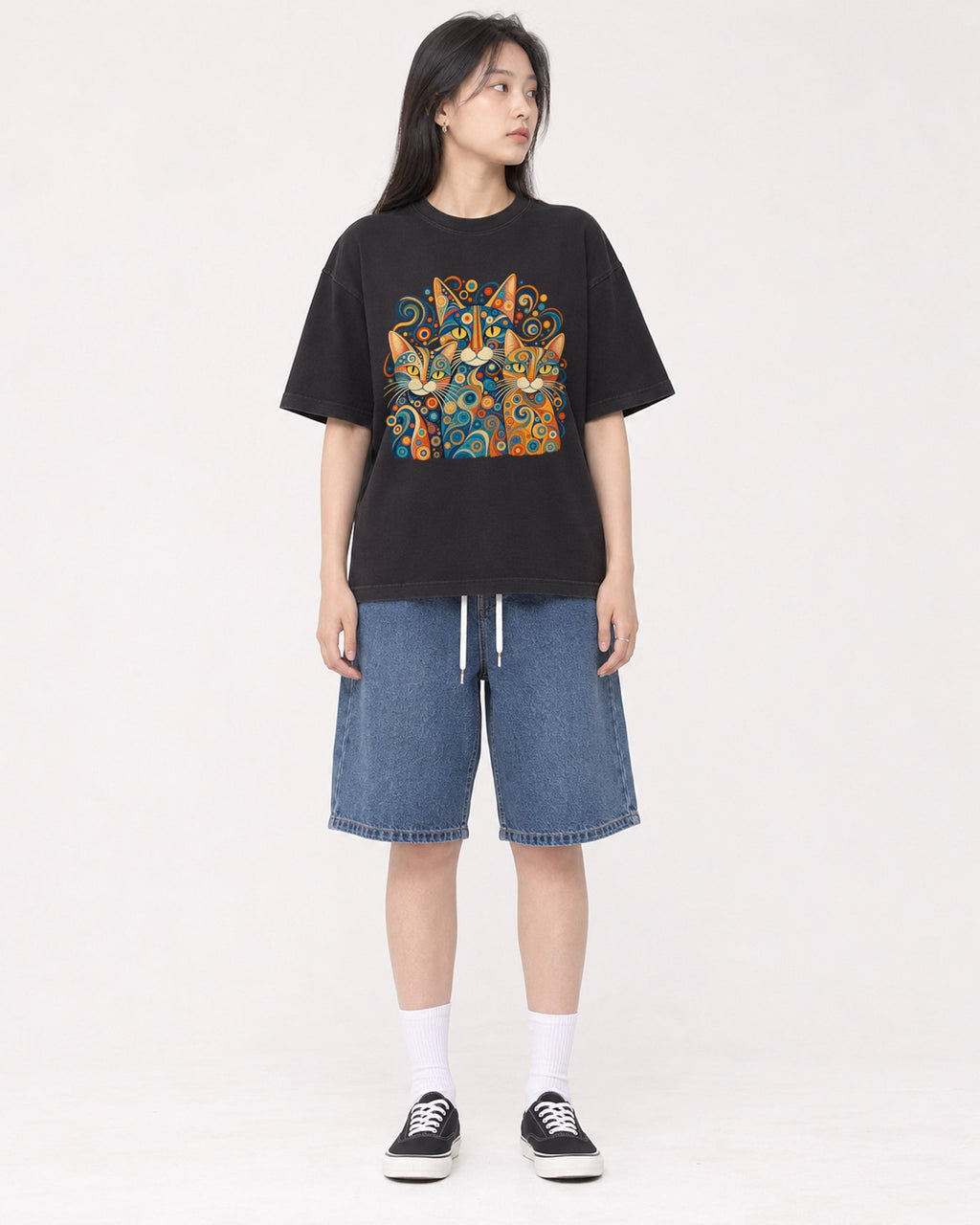 Mockup Boxy Heavyweight Tee Black female full-body 01