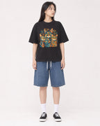 Mockup Boxy Heavyweight Tee Black female full-body 01