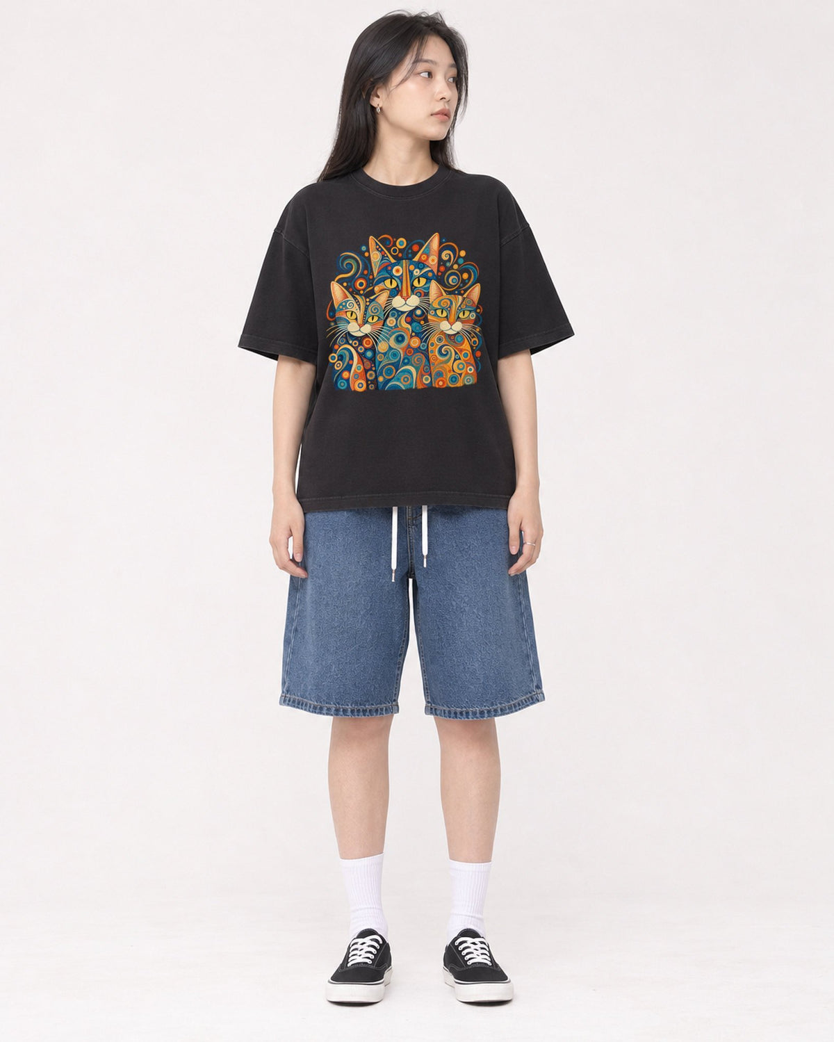 Mockup Boxy Heavyweight Tee Black female full-body 01