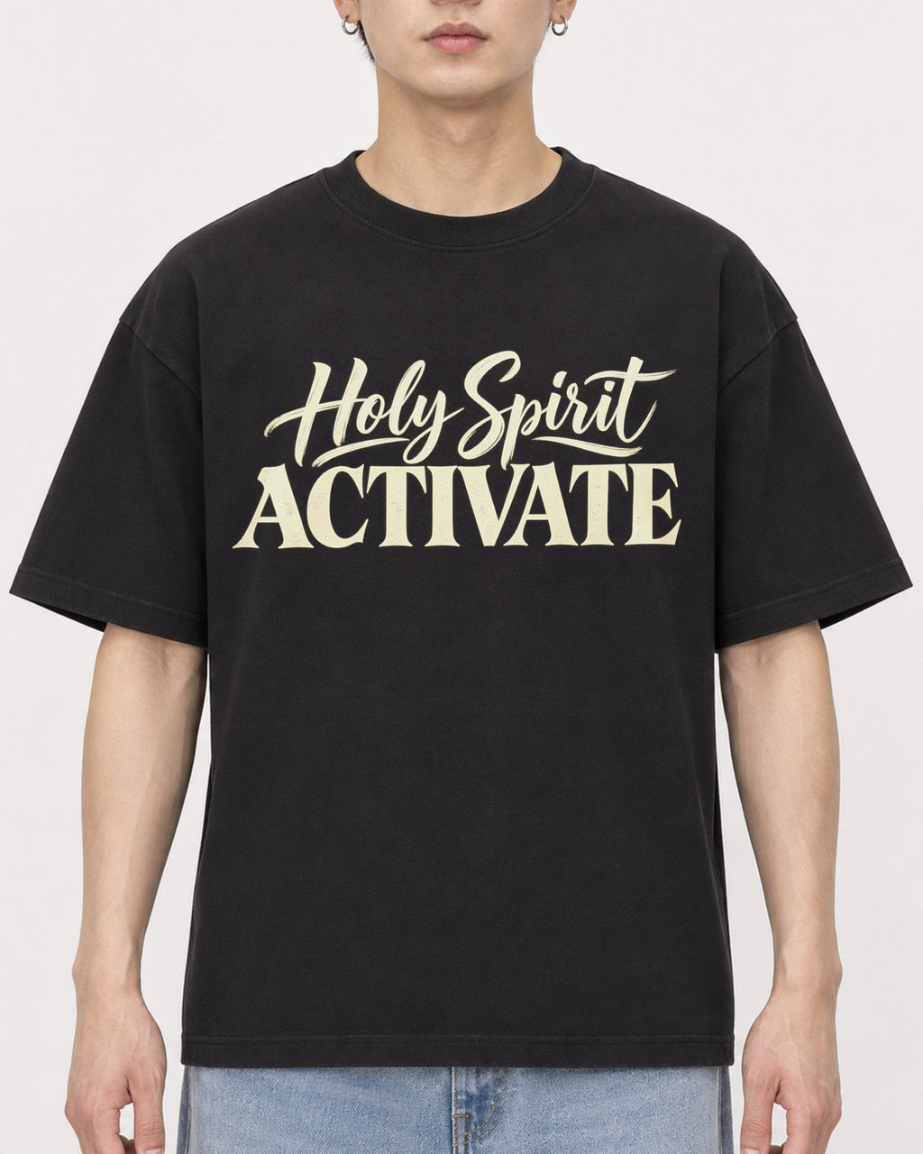 Mockup Boxy Heavyweight Tee Black male close-up 01