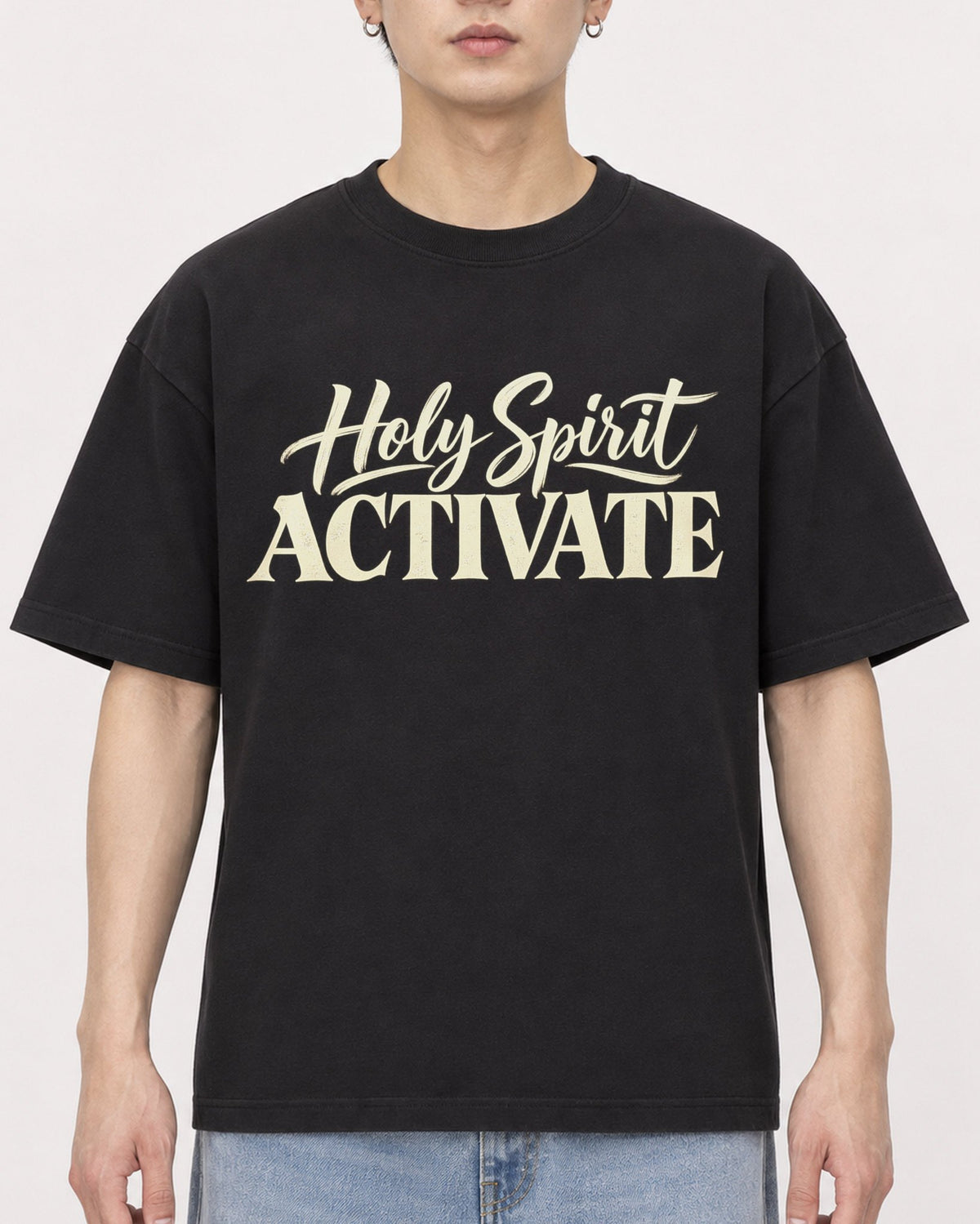 Mockup Boxy Heavyweight Tee Black male close-up 01