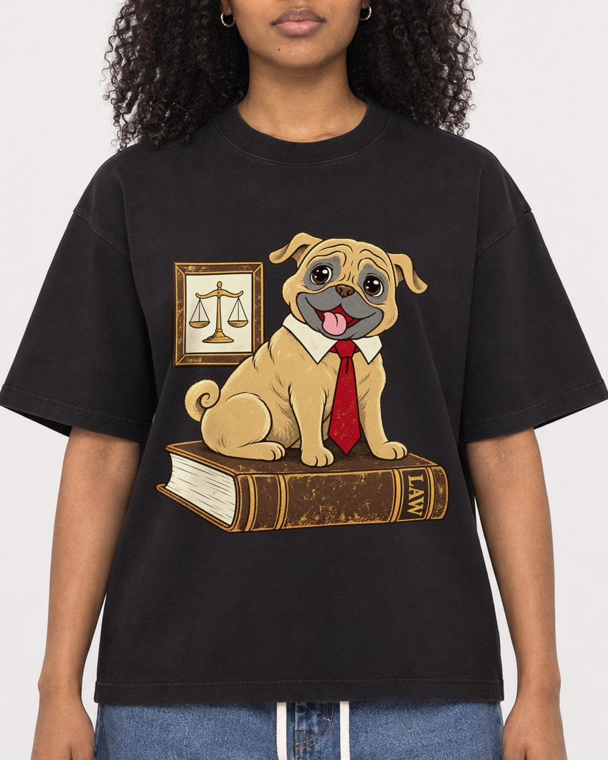 Mockup Boxy Heavyweight Tee Black female close-up 05