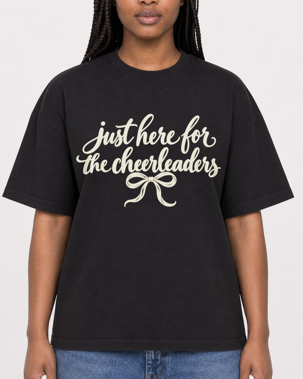 Mockup Boxy Heavyweight Tee Black female close-up 04