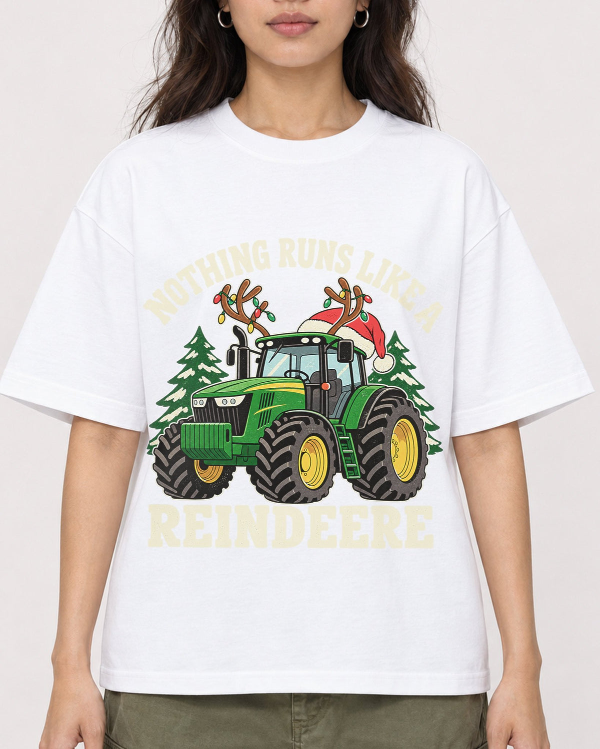 Mockup Boxy Heavyweight Tee White female close-up 02