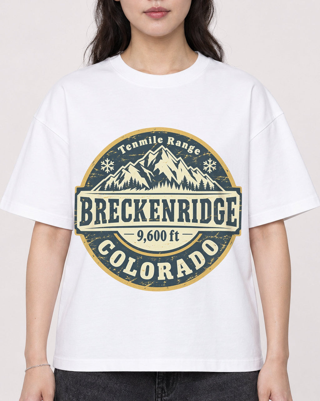 Mockup Boxy Heavyweight Tee White female close-up 03