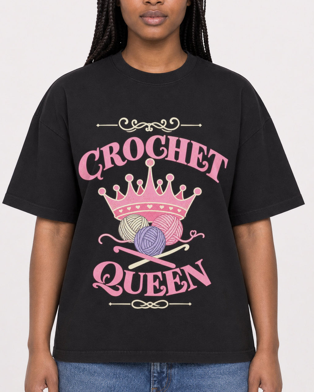 Mockup Boxy Heavyweight Tee Black female close-up 04