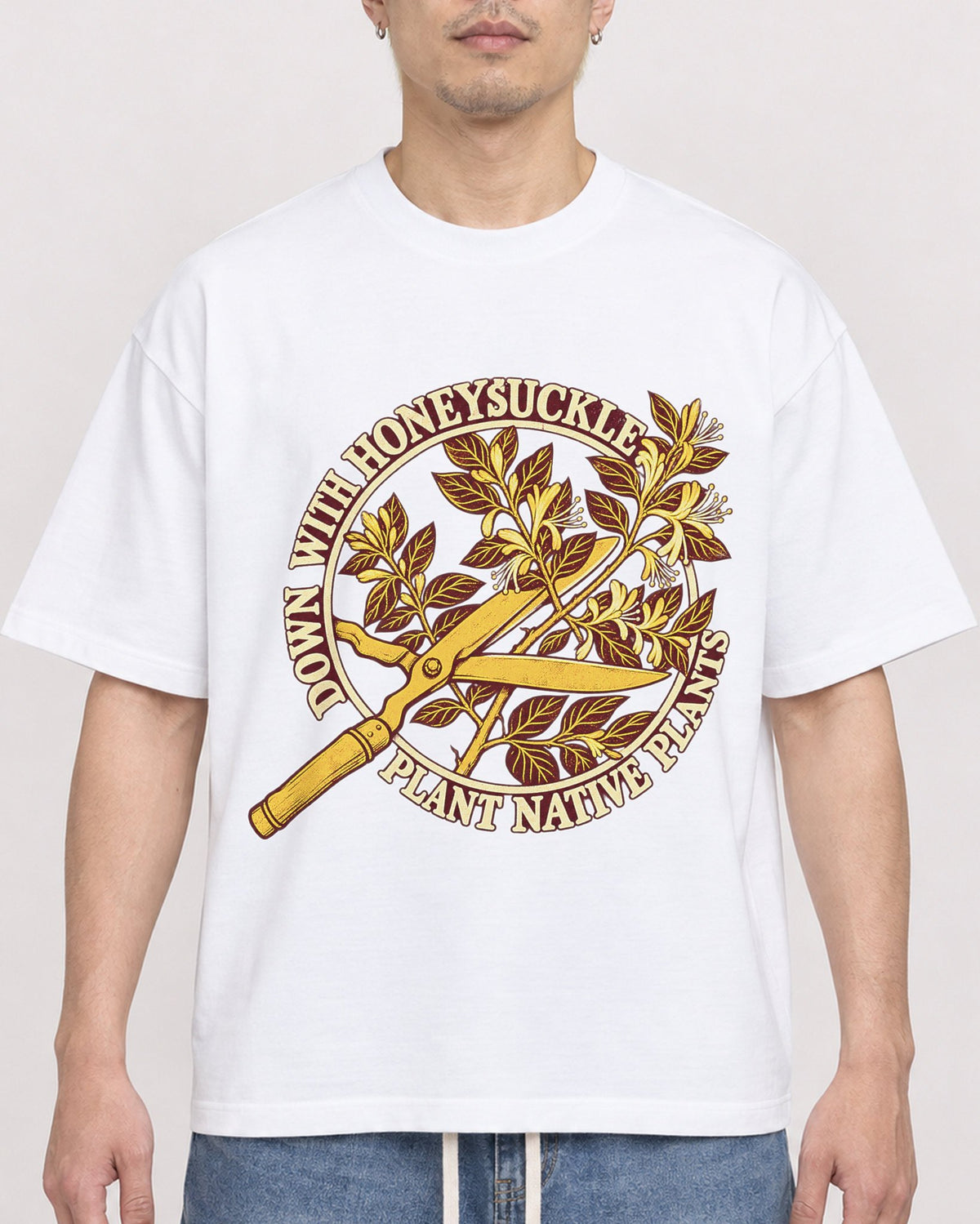 Mockup Boxy Heavyweight Tee White male close-up 33
