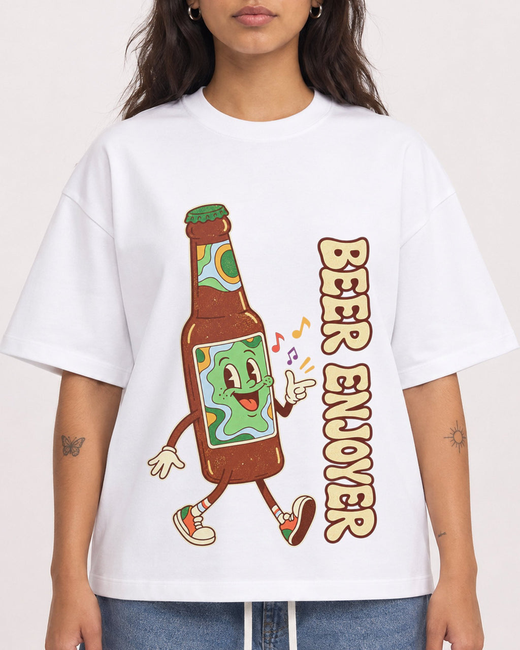 Mockup Boxy Heavyweight Tee White female close-up 06