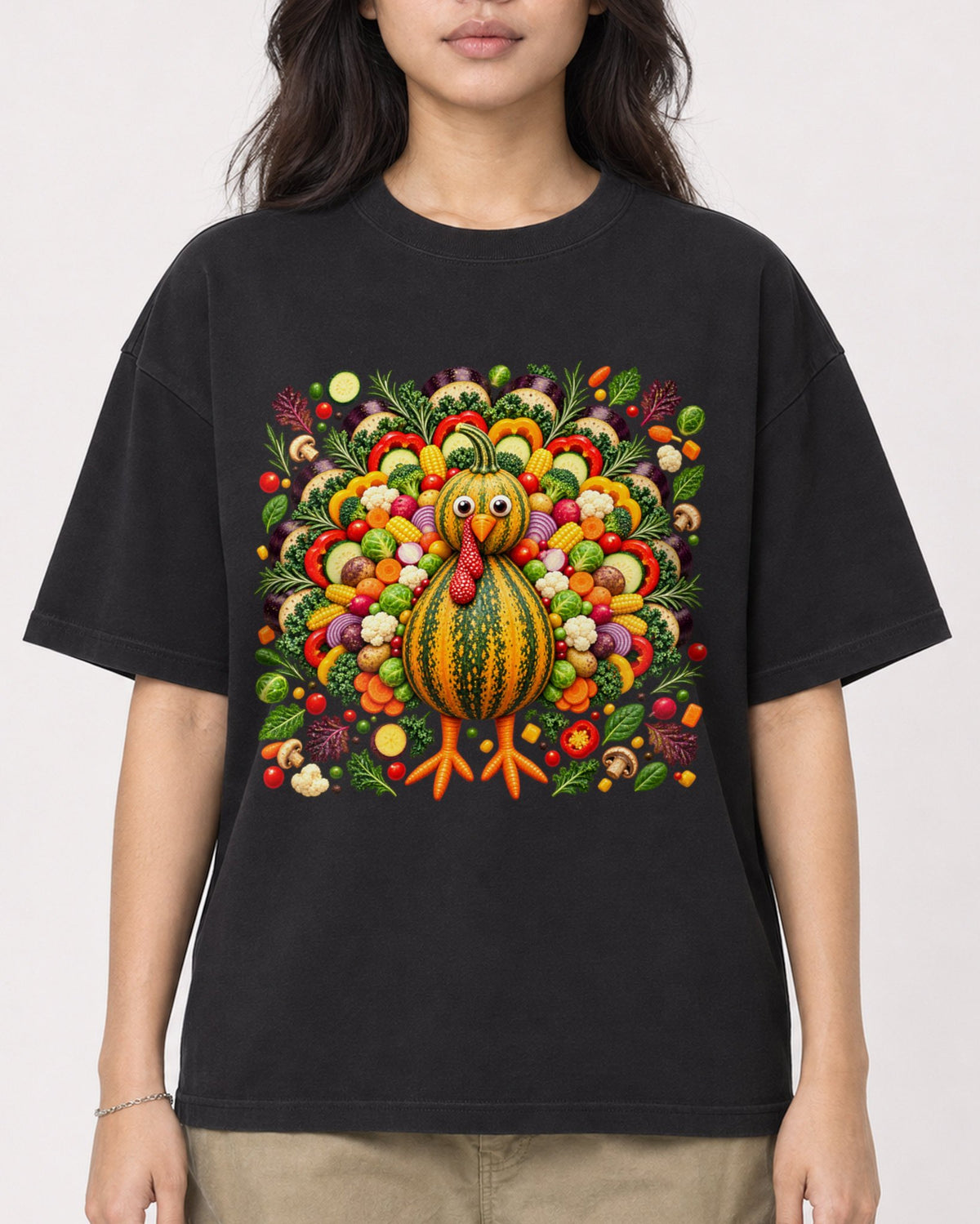 Mockup Boxy Heavyweight Tee Black female close-up 02