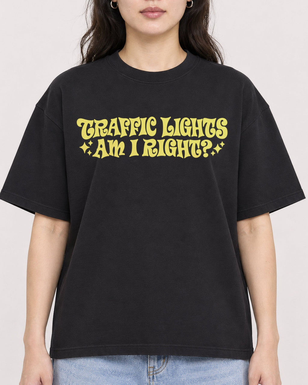 Mockup Boxy Heavyweight Tee Black female close-up 03