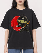 Mockup Boxy Heavyweight Tee Black female close-up 01