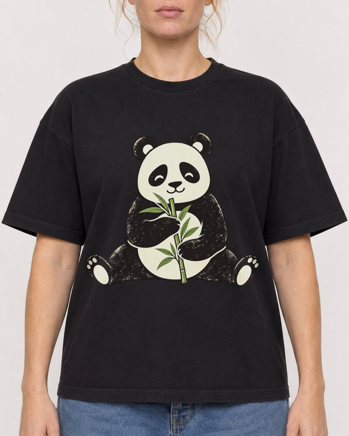 Mockup Boxy Heavyweight Tee Black female close-up 28