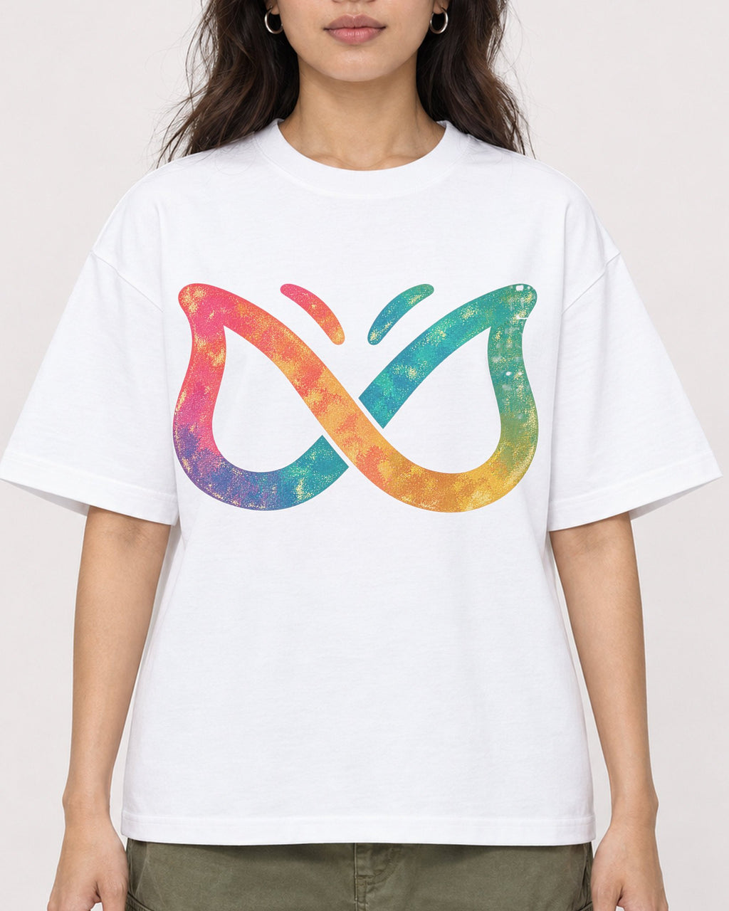 Mockup Boxy Heavyweight Tee White female close-up 02