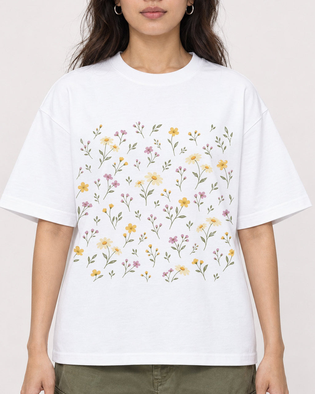 Mockup Boxy Heavyweight Tee White female close-up 02