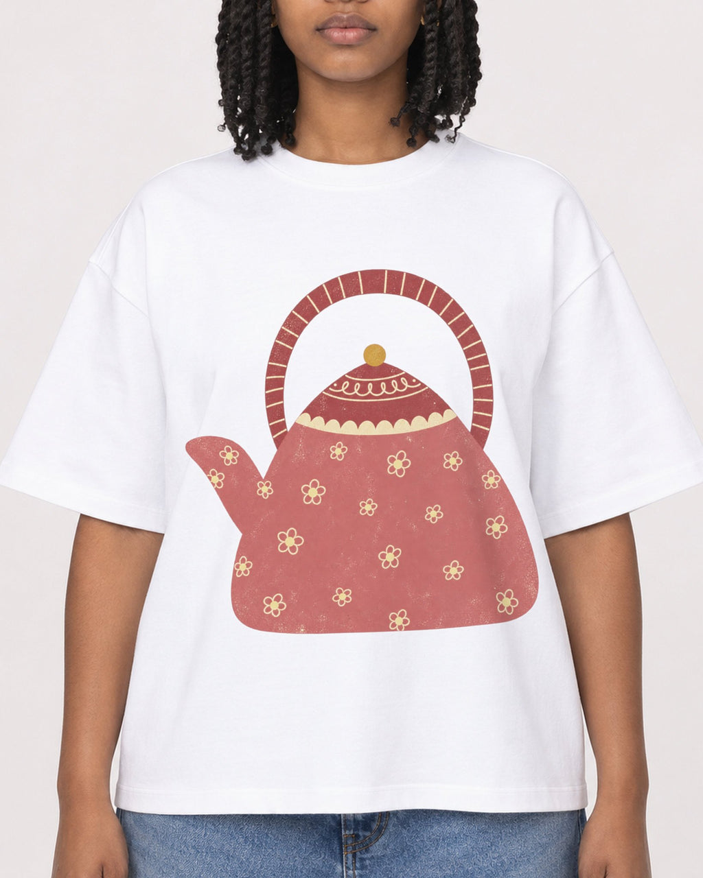 Mockup Boxy Heavyweight Tee White female close-up 15