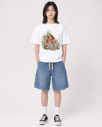 Mockup Boxy Heavyweight Tee White female full-body 31