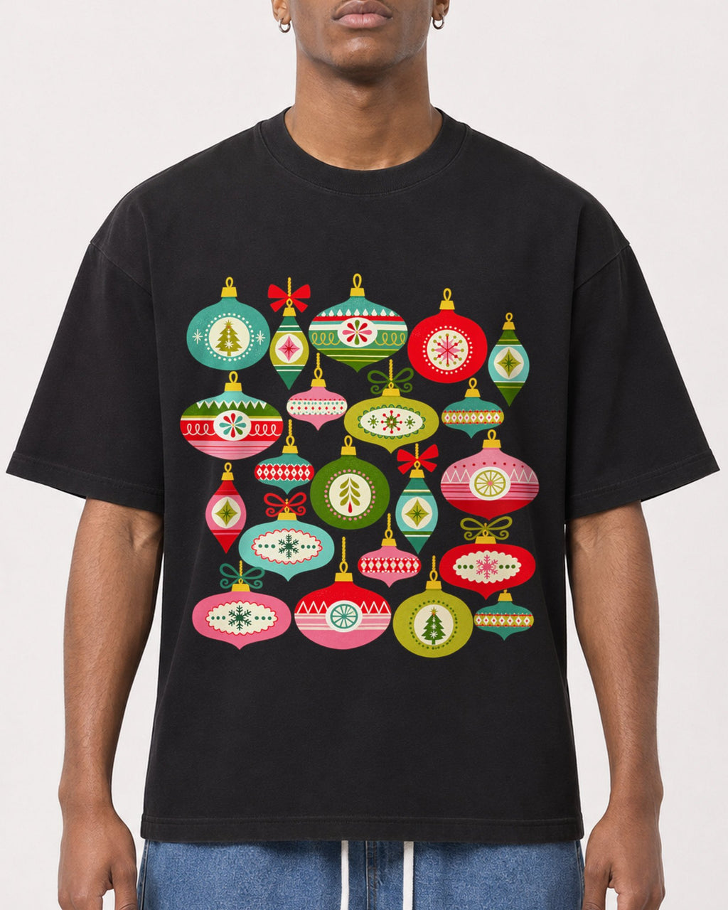 Mockup Boxy Heavyweight Tee Black male close-up 15