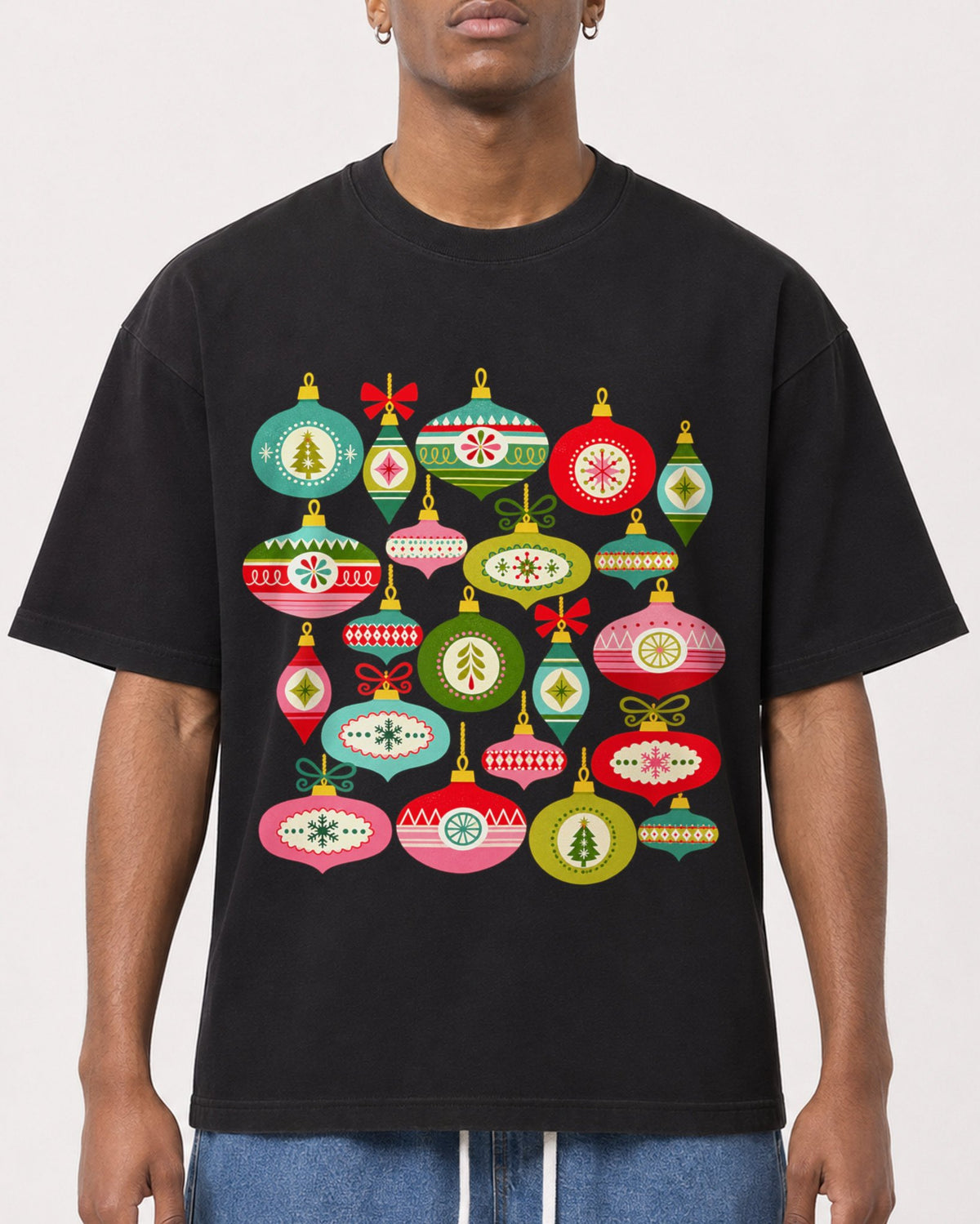 Mockup Boxy Heavyweight Tee Black male close-up 15