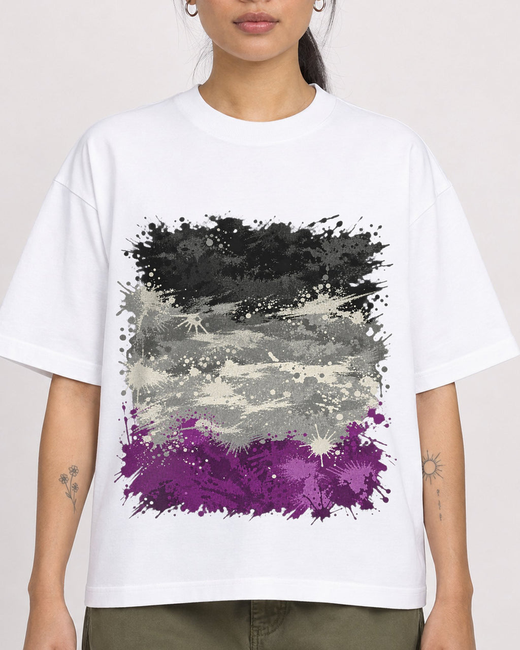 Mockup Boxy Heavyweight Tee White female close-up 42