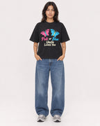 Mockup Boxy Heavyweight Tee Black female full-body 36