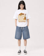 Mockup Boxy Heavyweight Tee White female full-body 01