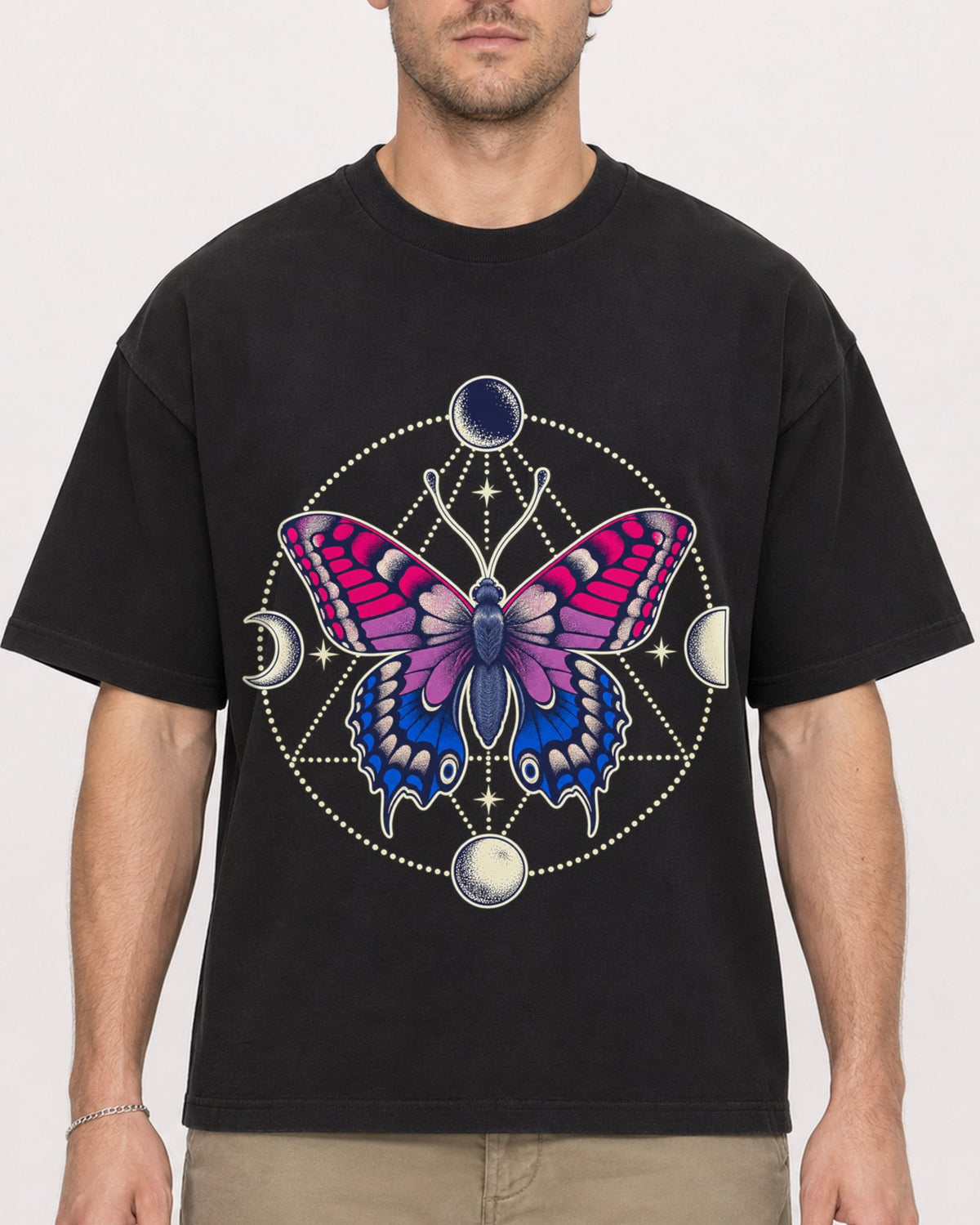 Mockup Boxy Heavyweight Tee Black male close-up 08