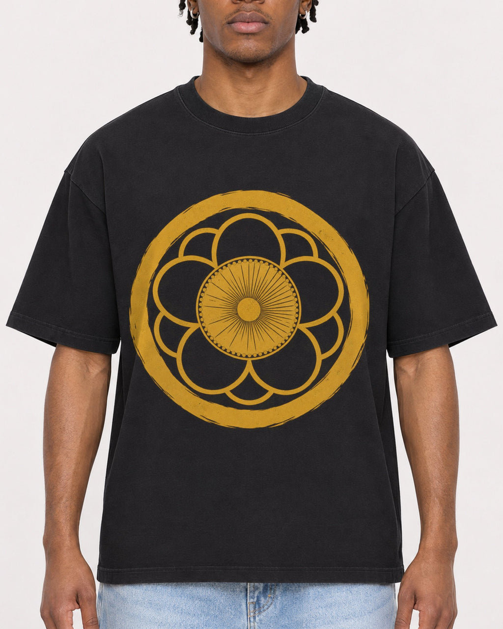 Mockup Boxy Heavyweight Tee Black male close-up 05