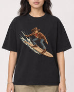 Mockup Boxy Heavyweight Tee Black female close-up 02