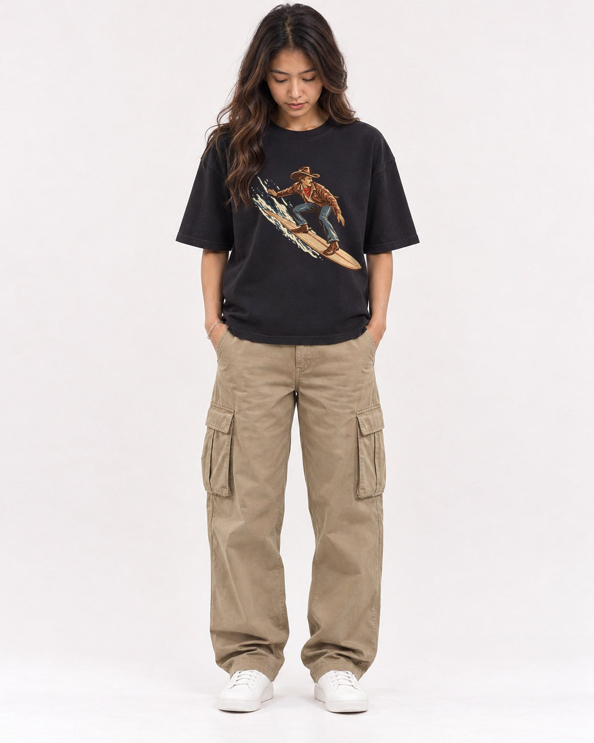 Mockup Boxy Heavyweight Tee Black female full-body 02