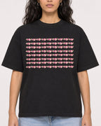 Mockup Boxy Heavyweight Tee Black female close-up 07