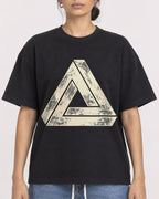 Mockup Boxy Heavyweight Tee Black female close-up 17