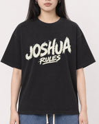 Mockup Boxy Heavyweight Tee Black female close-up 01