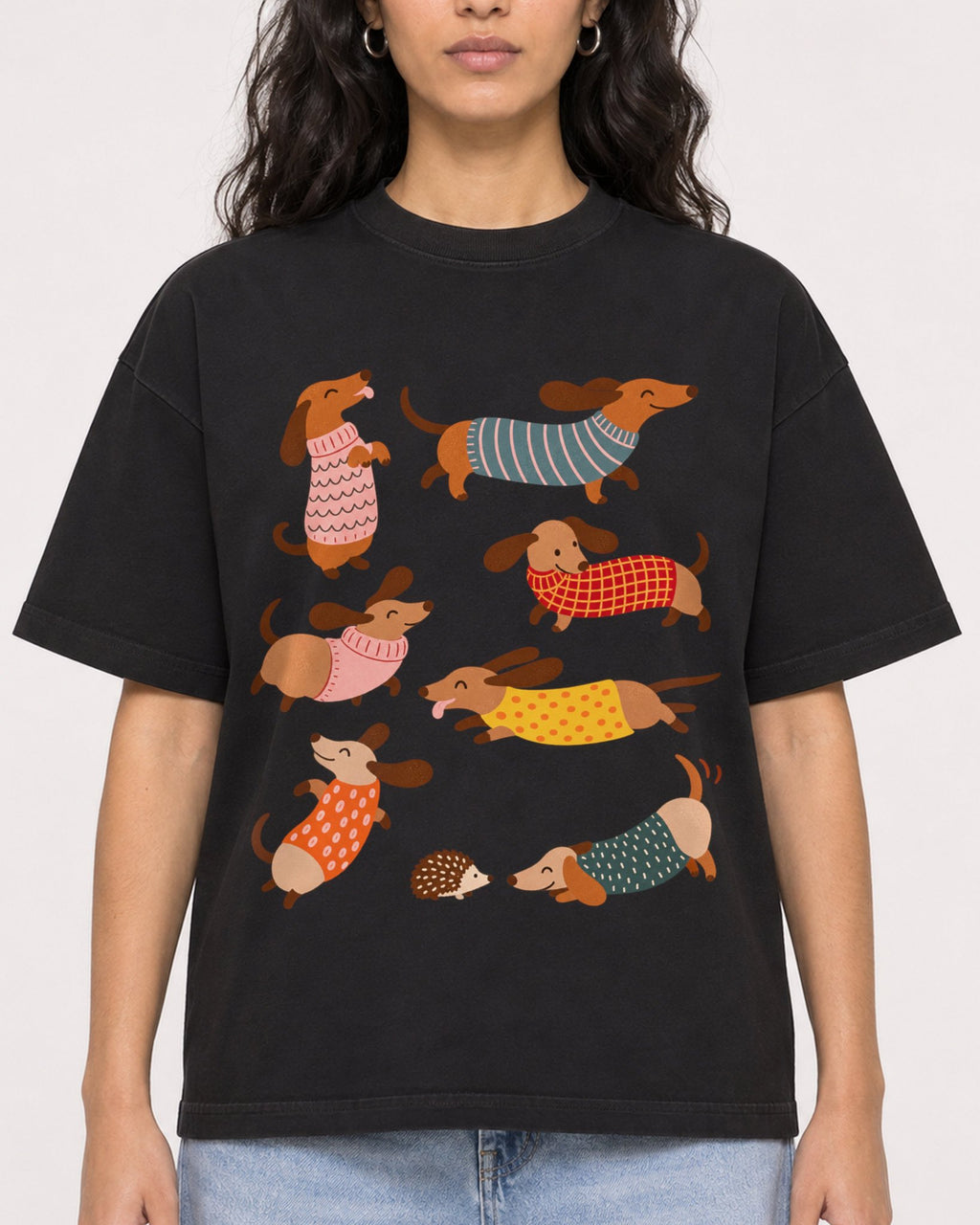 Mockup Boxy Heavyweight Tee Black female close-up 07