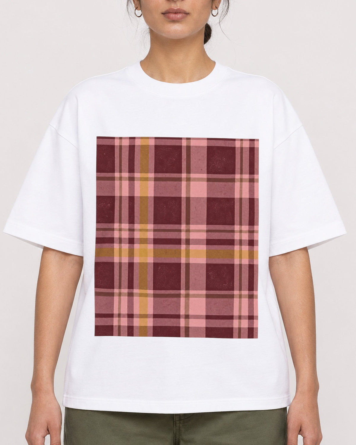 Mockup Boxy Heavyweight Tee White female close-up 17