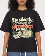 Mockup Boxy Heavyweight Tee Black female close-up 05