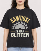Mockup Boxy Heavyweight Tee Black female close-up 03