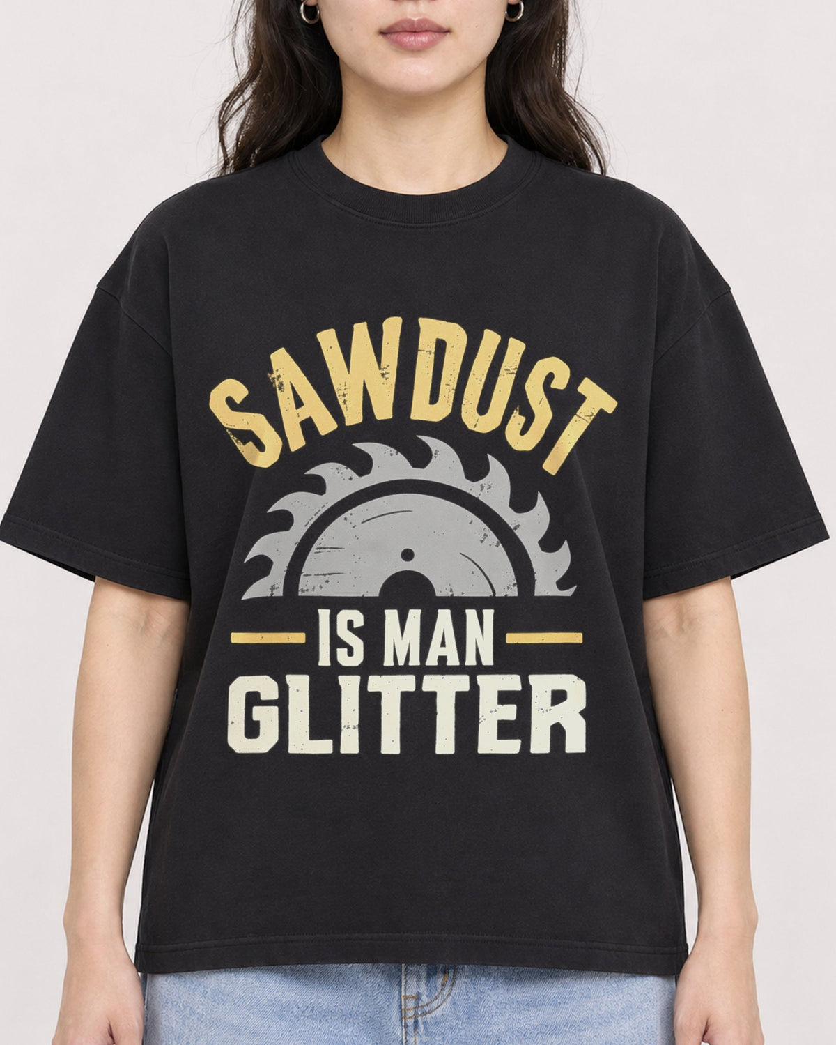 Mockup Boxy Heavyweight Tee Black female close-up 03