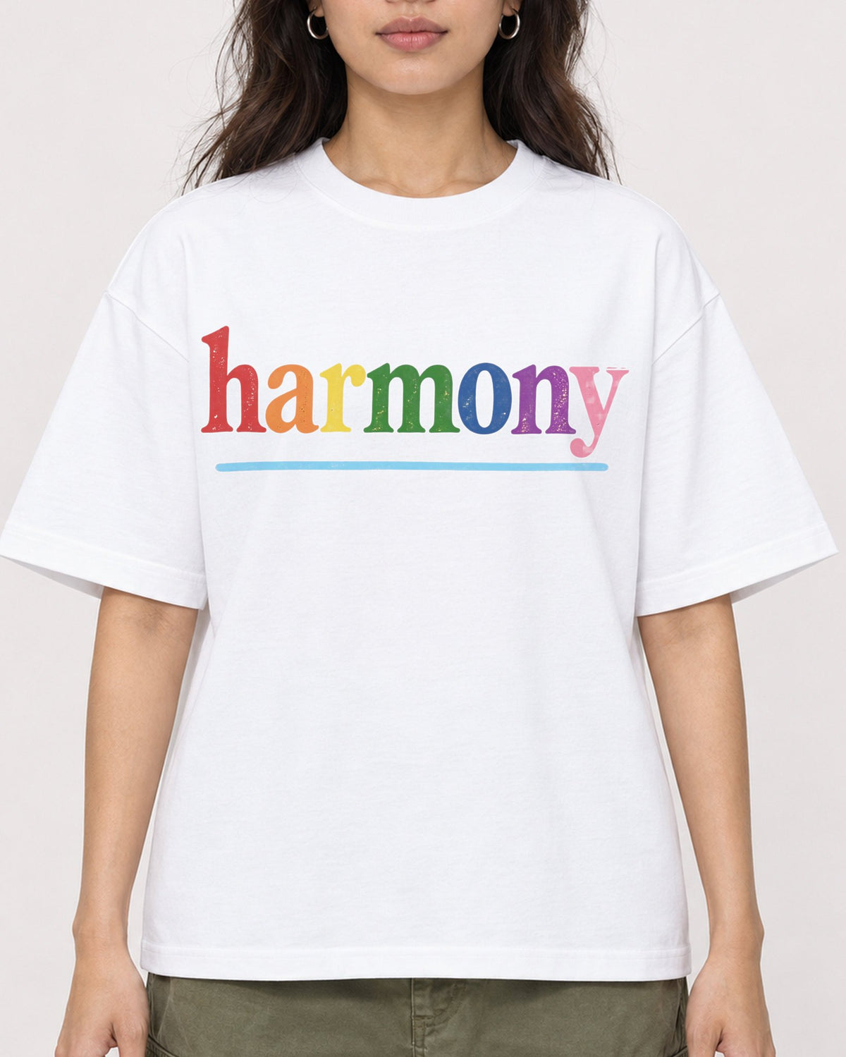 Mockup Boxy Heavyweight Tee White female close-up 02