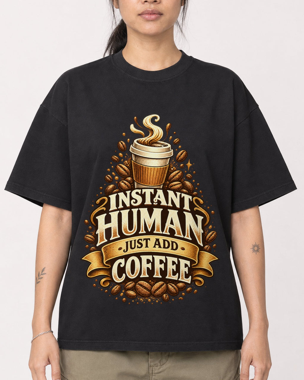 Mockup Boxy Heavyweight Tee Black female close-up 42
