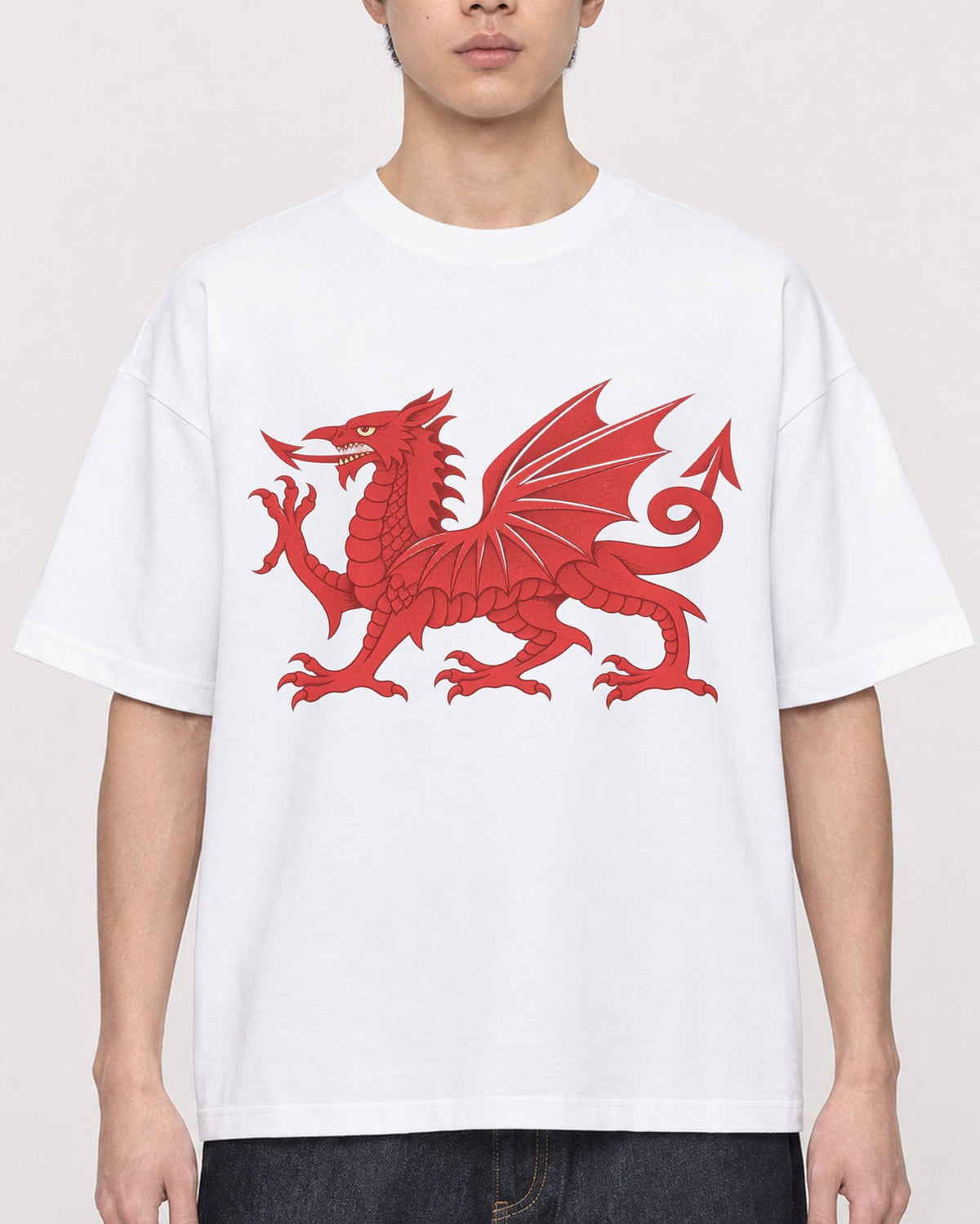 Mockup Boxy Heavyweight Tee White male close-up 01