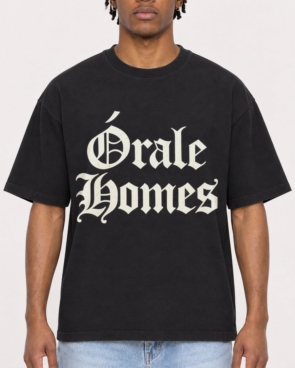 Mockup Boxy Heavyweight Tee Black male close-up 05